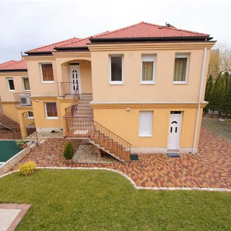 Garda Apartman2 Апартаменты *
